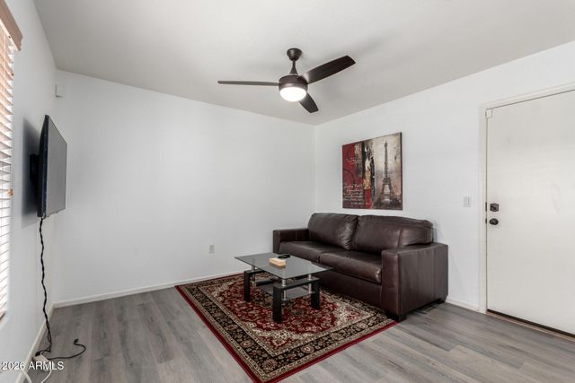 2257 E HUNTINGTON Drive, Phoenix, AZ 85040