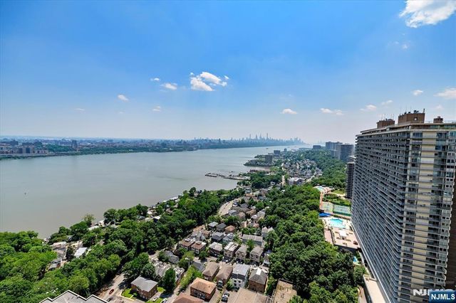 200 Old Palisade PH4/5, Fort Lee, NJ 07024