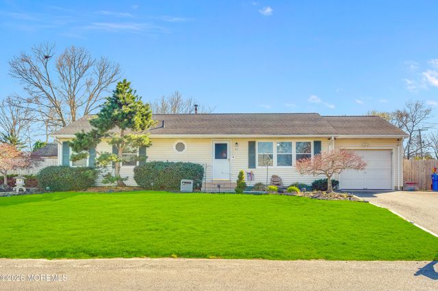 31 Titanic Road, Forked River, NJ 08731