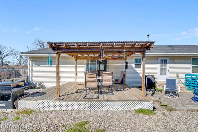 31 Titanic Road, Forked River, NJ 08731