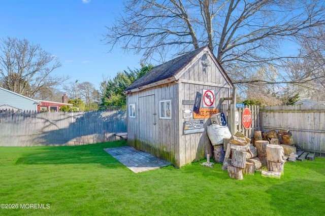 31 Titanic Road, Forked River, NJ 08731