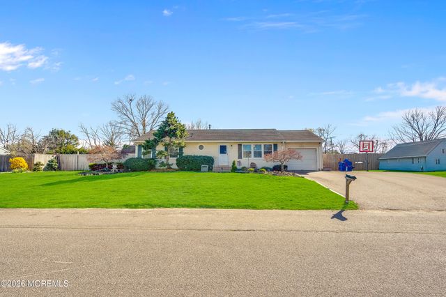 31 Titanic Road, Forked River, NJ 08731