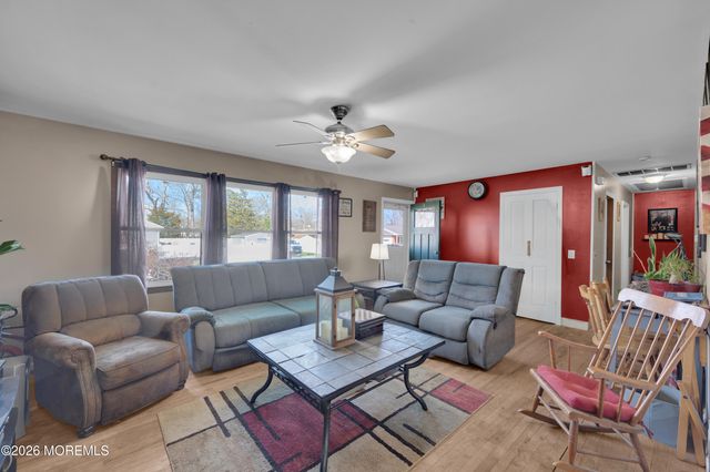 31 Titanic Road, Forked River, NJ 08731