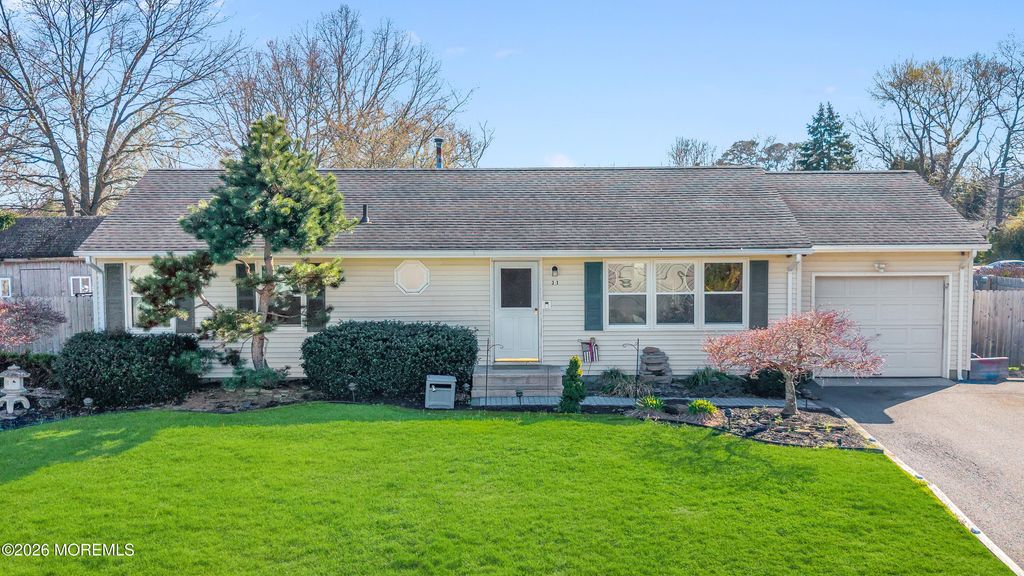 31 Titanic Road, Forked River, NJ 08731