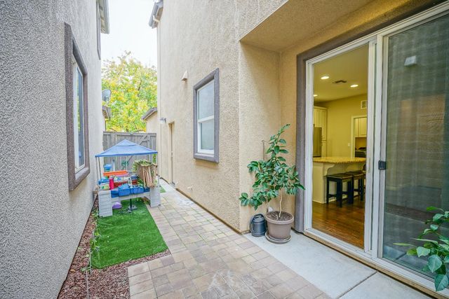 2364 Wharton Ln, Roseville, CA 95747