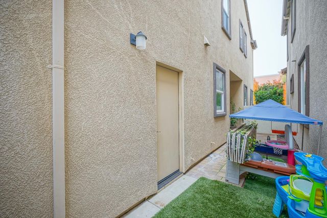 2364 Wharton Ln, Roseville, CA 95747