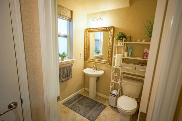 2364 Wharton Ln, Roseville, CA 95747