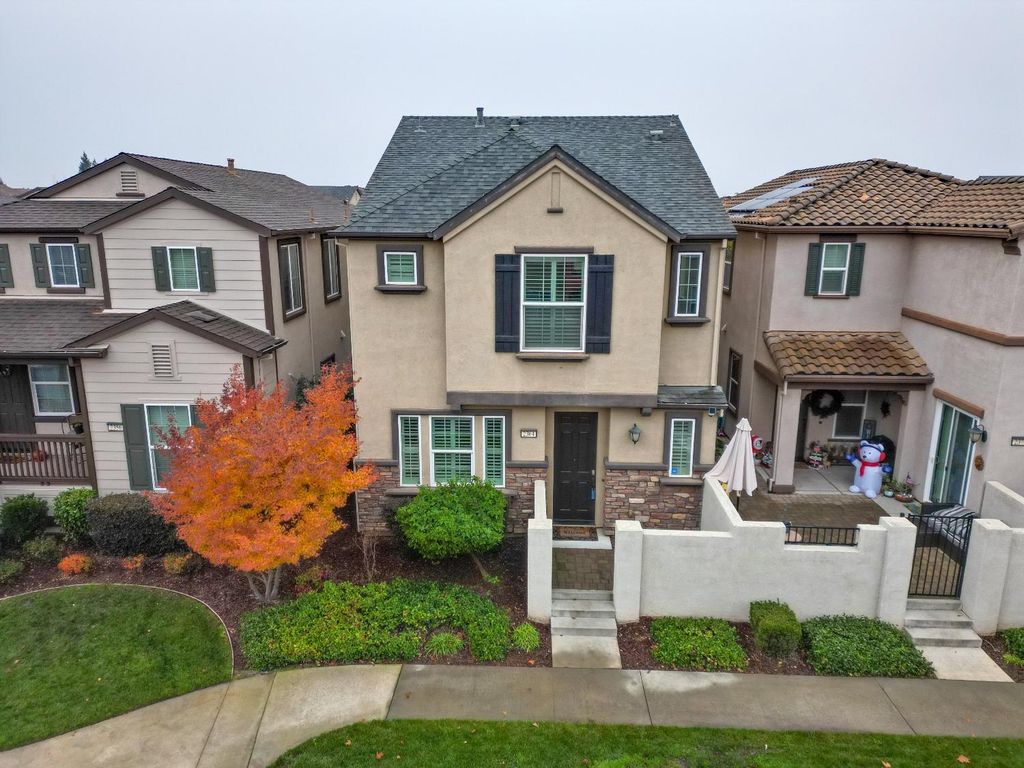 2364 Wharton Ln, Roseville, CA 95747