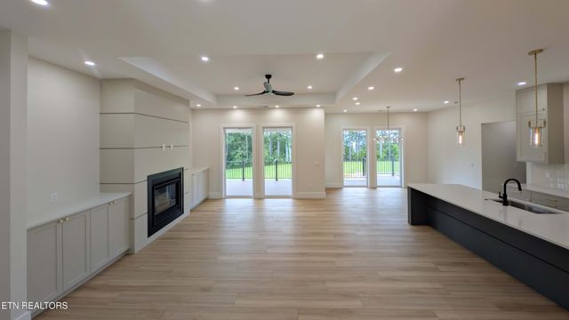 342 Enclave Way, Kingston, TN 37763
