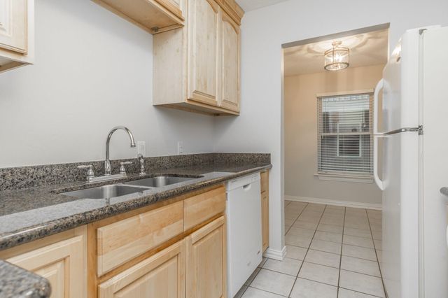 600 19th Street 7, Galveston, TX 77550