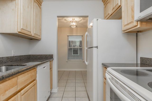 600 19th Street 7, Galveston, TX 77550