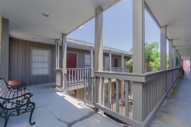 600 19th Street 7, Galveston, TX 77550