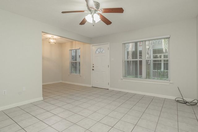 600 19th Street 7, Galveston, TX 77550