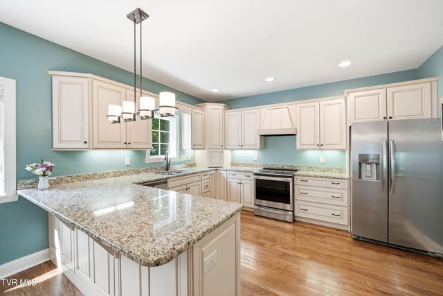 412 Shade Tree Way, Johnson City, TN 37604