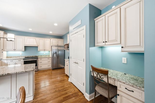 412 Shade Tree Way, Johnson City, TN 37604