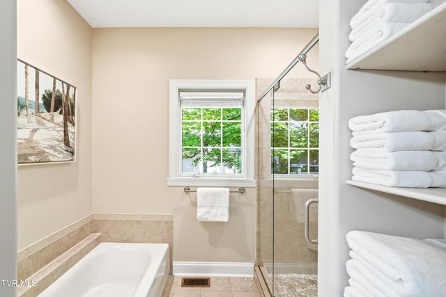 412 Shade Tree Way, Johnson City, TN 37604