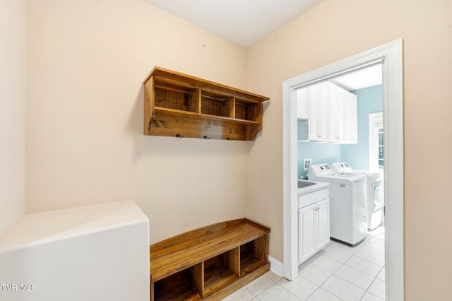 412 Shade Tree Way, Johnson City, TN 37604