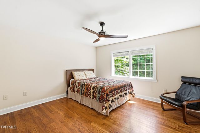 412 Shade Tree Way, Johnson City, TN 37604