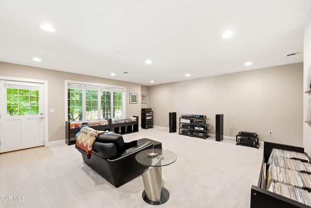 412 Shade Tree Way, Johnson City, TN 37604