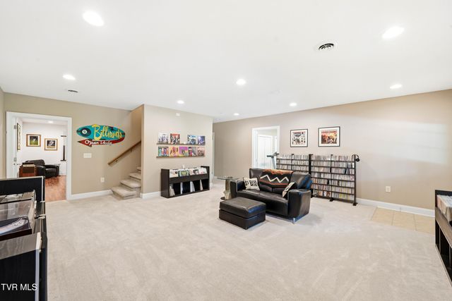 412 Shade Tree Way, Johnson City, TN 37604