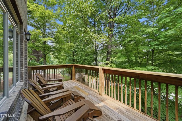 412 Shade Tree Way, Johnson City, TN 37604