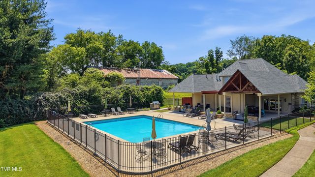 412 Shade Tree Way, Johnson City, TN 37604