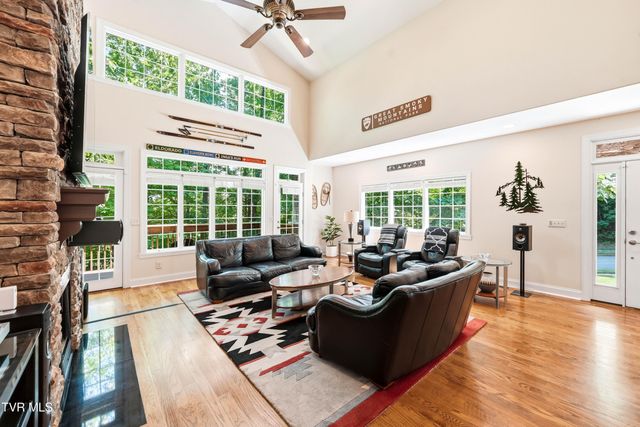 412 Shade Tree Way, Johnson City, TN 37604