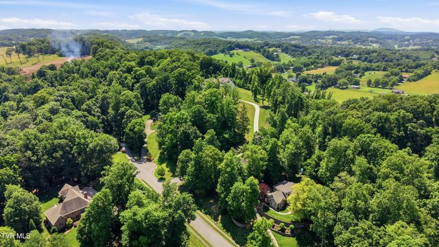 412 Shade Tree Way, Johnson City, TN 37604