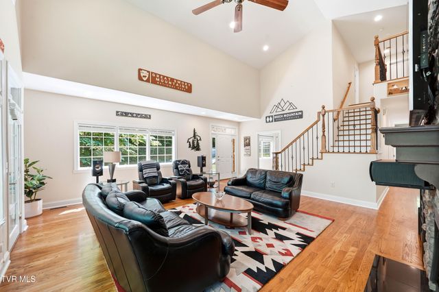 412 Shade Tree Way, Johnson City, TN 37604