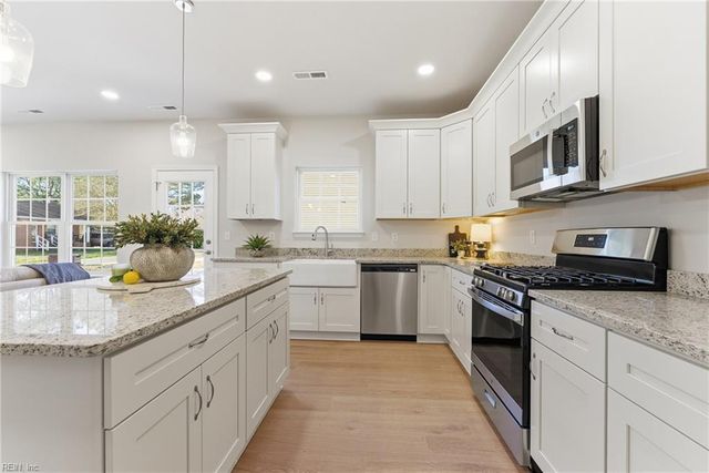 893 Railroad AVE, Chesapeake, VA 23324