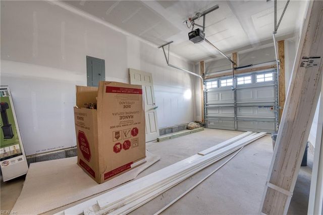 893 Railroad AVE, Chesapeake, VA 23324