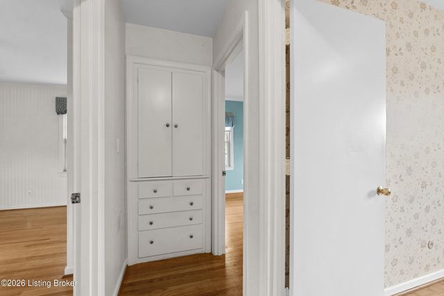 7011 Dartmoor Dr, Louisville, KY 40222