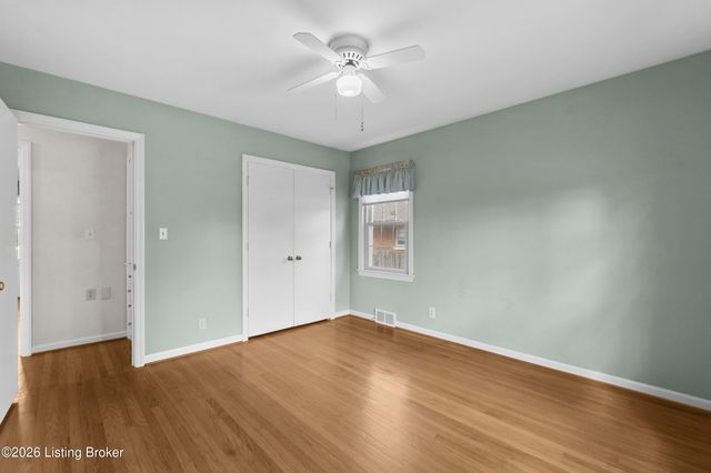 7011 Dartmoor Dr, Louisville, KY 40222