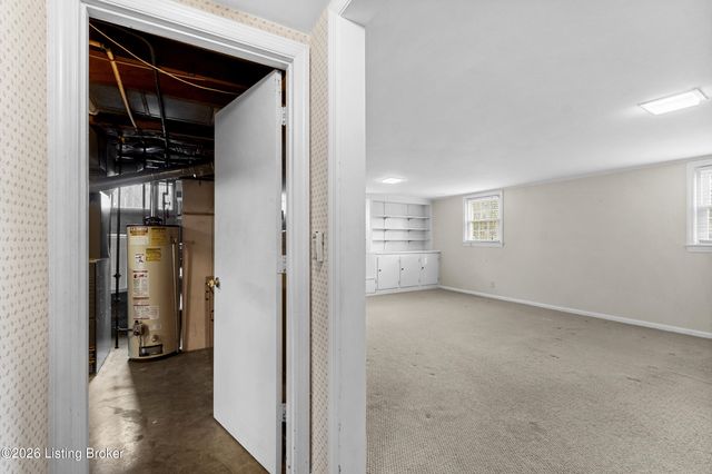 7011 Dartmoor Dr, Louisville, KY 40222