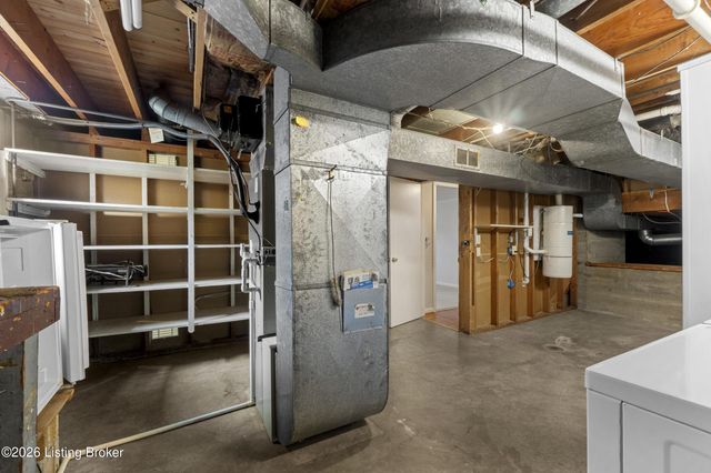 7011 Dartmoor Dr, Louisville, KY 40222