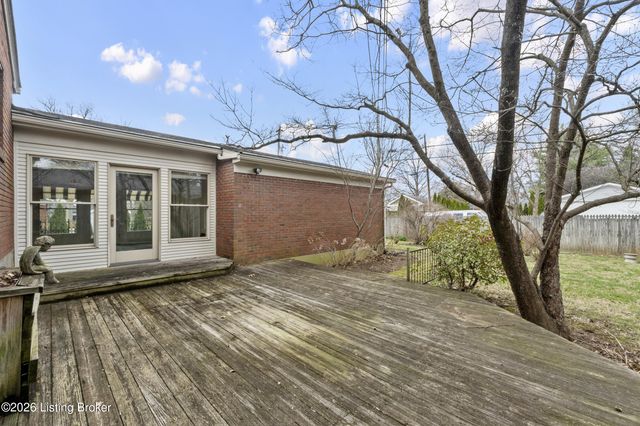 7011 Dartmoor Dr, Louisville, KY 40222