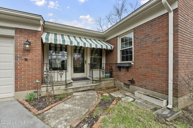 7011 Dartmoor Dr, Louisville, KY 40222