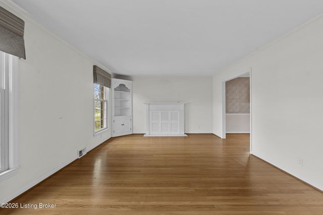 7011 Dartmoor Dr, Louisville, KY 40222