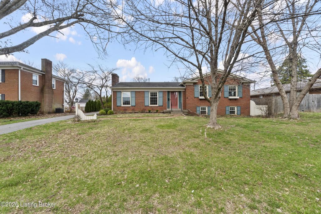 7011 Dartmoor Dr, Louisville, KY 40222