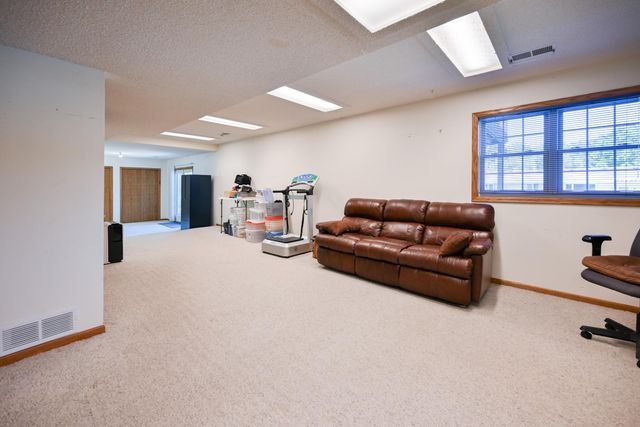 12892 Essex Way, Apple Valley, MN 55124