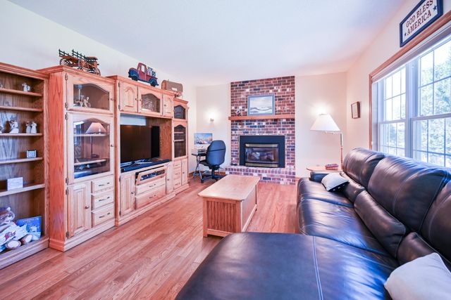 12892 Essex Way, Apple Valley, MN 55124