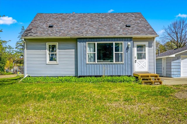 2 Park Drive W, Circle Pines, MN 55014