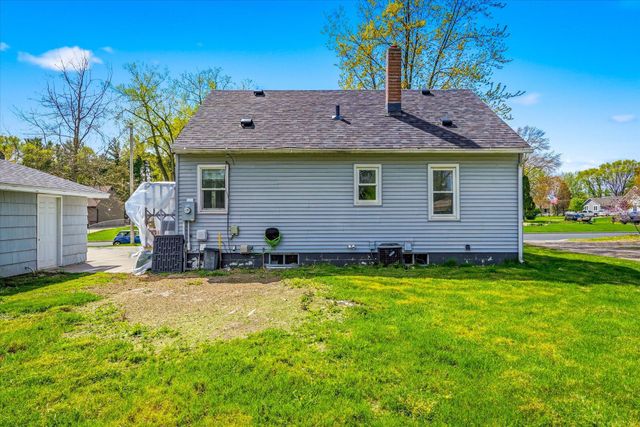 2 Park Drive W, Circle Pines, MN 55014