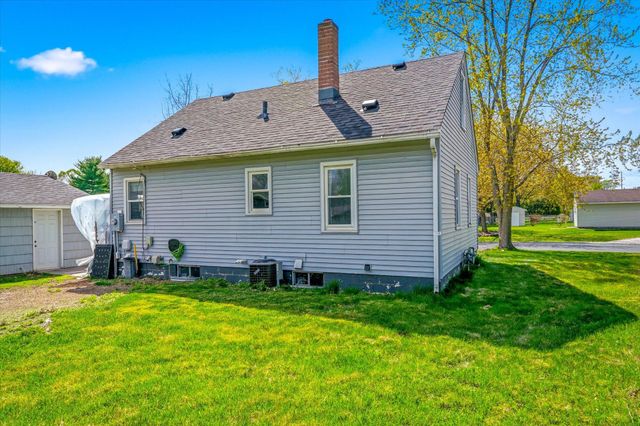 2 Park Drive W, Circle Pines, MN 55014