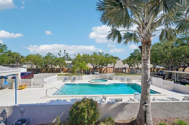 8727 BARDMOOR PLACE 204, Seminole, FL 33777