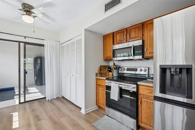 8727 BARDMOOR PLACE 204, Seminole, FL 33777