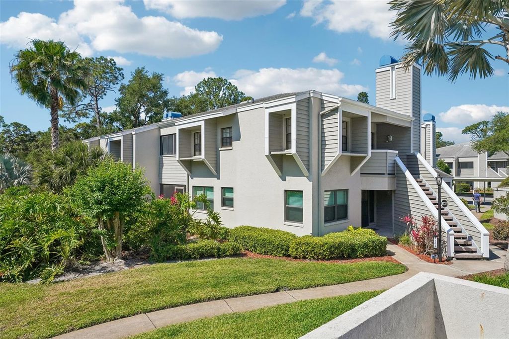 8727 BARDMOOR PLACE 204, Seminole, FL 33777