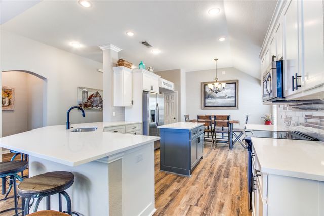 8060 Watson Road, Lantana, TX 76226