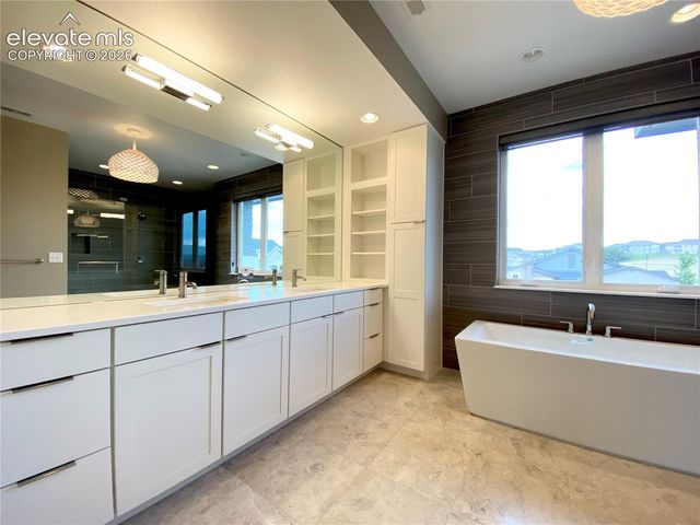 1279 Foothills Farm Way, Colorado Springs, CO 80921