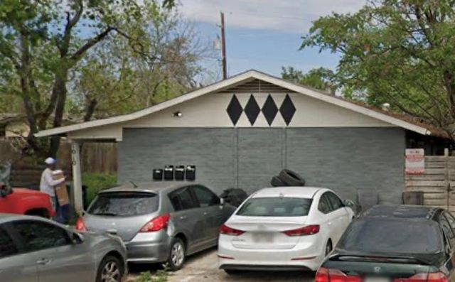 1010 N Meadows DR, Austin, TX 78758